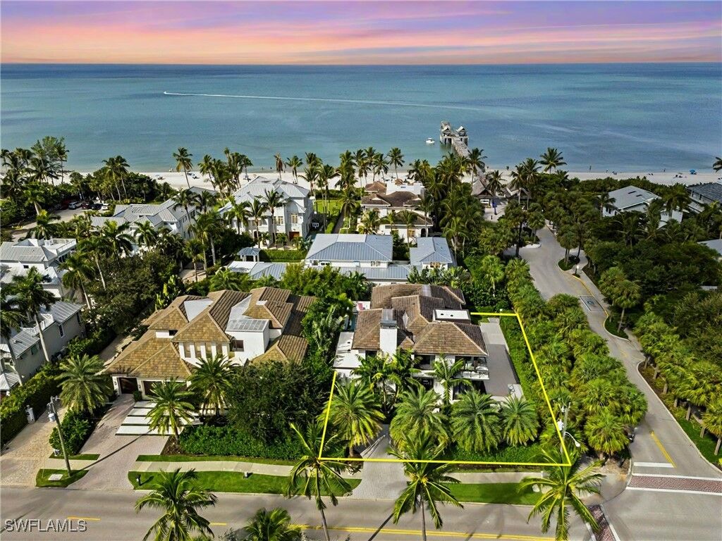 Property Photo: 1230 Gulf Shore Boulevard S FL 34102