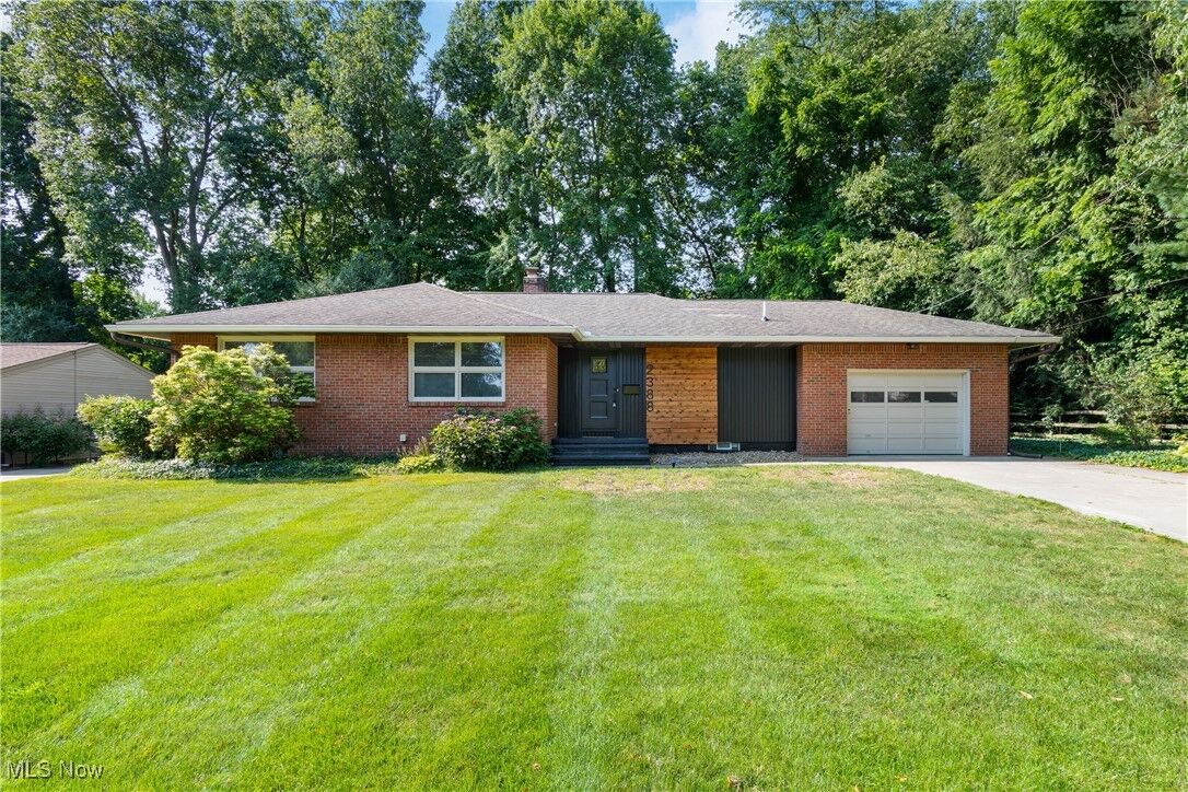 Property Photo: 2388 Banbury Road OH 44333