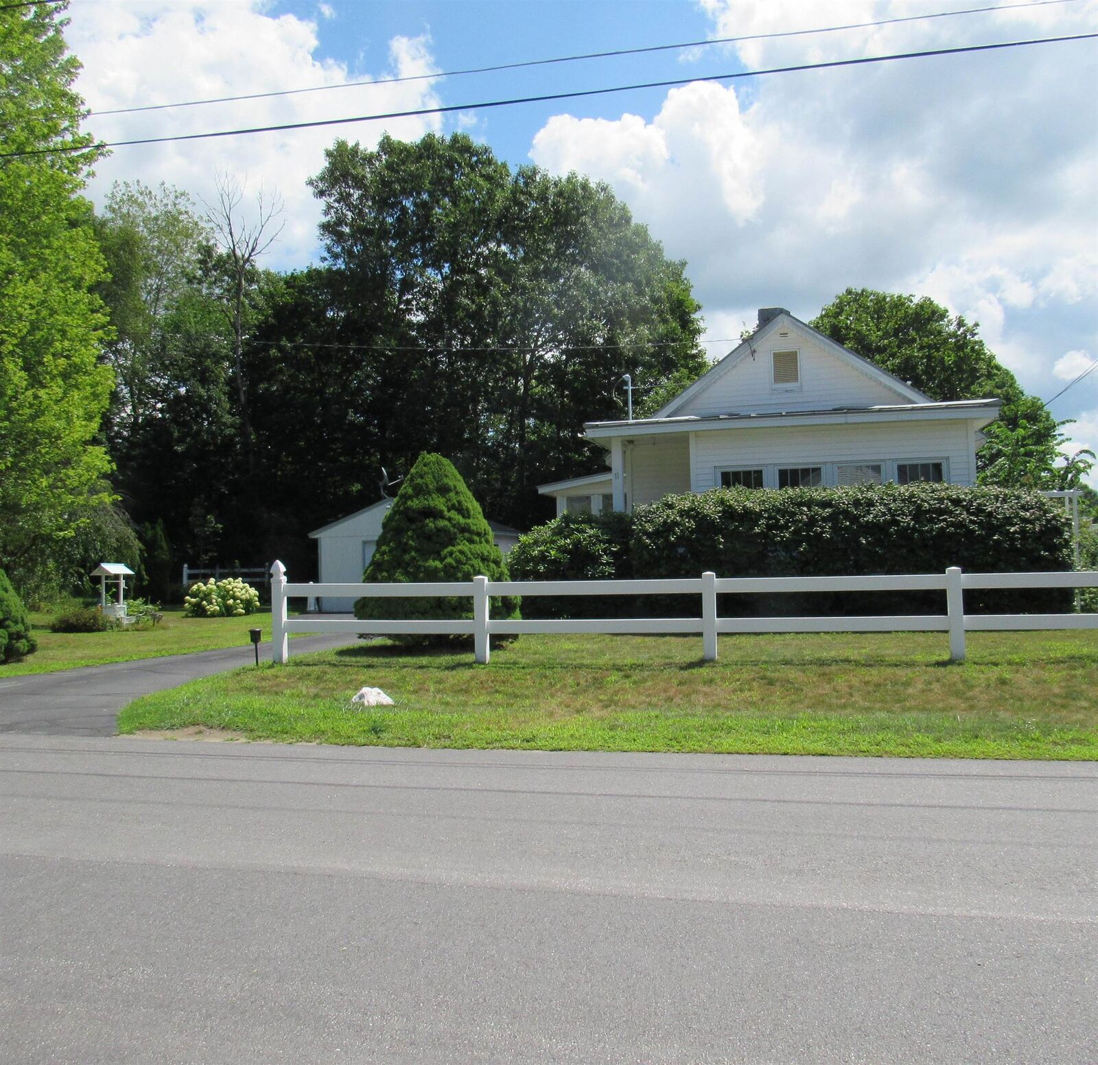 Property Photo:  11 Dartmouth Street  NH 03743 