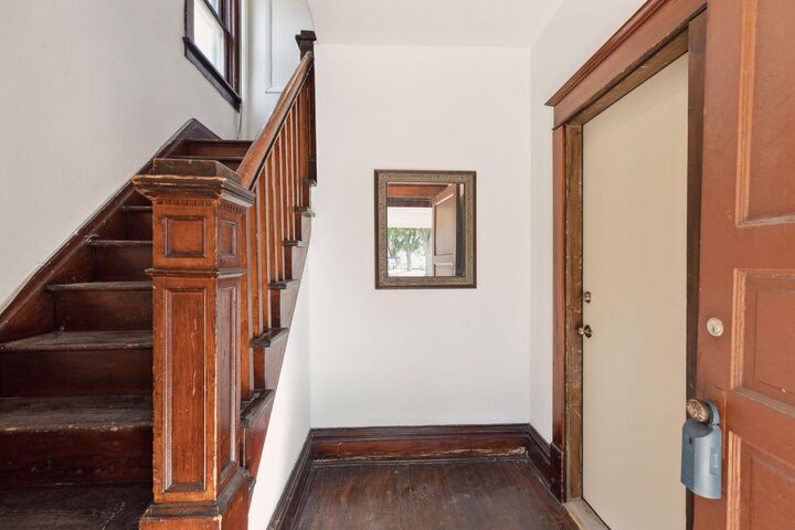 Property Photo:  1264 Snelling Avenue N  MN 55108 