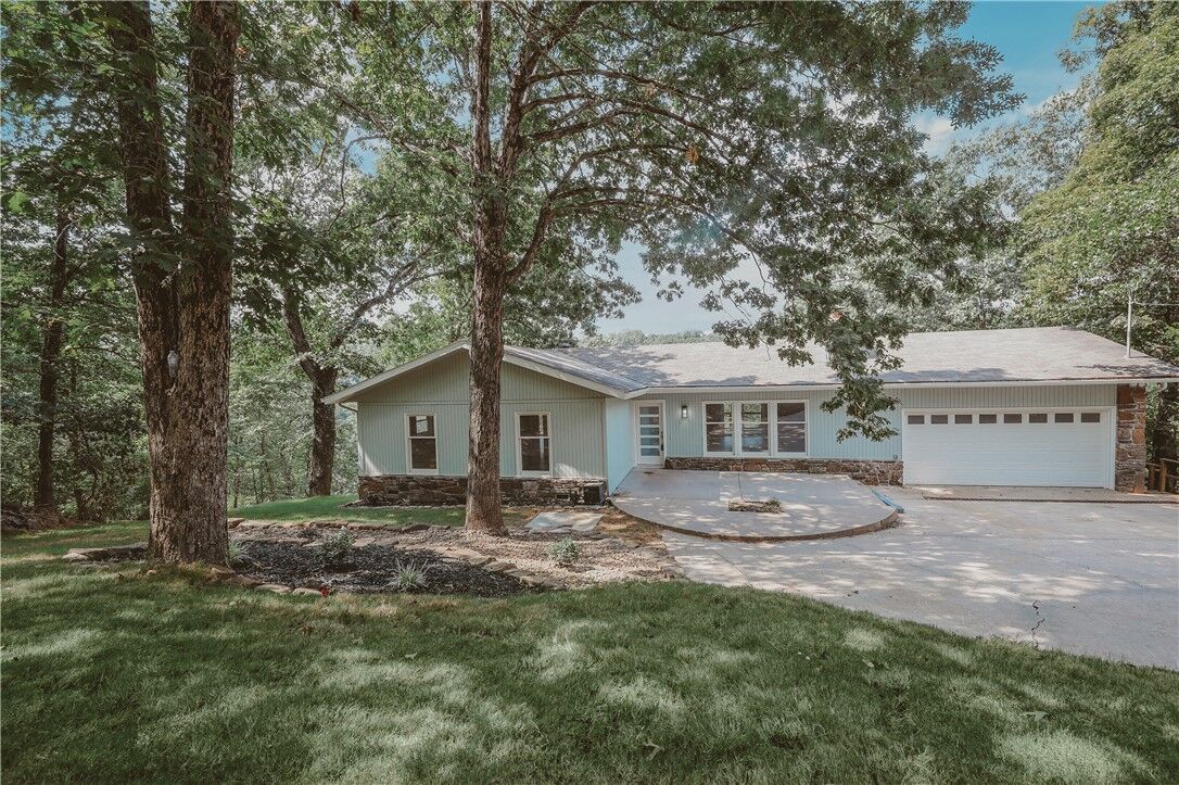 Property Photo:  22 Pembroke Lane  AR 72715 