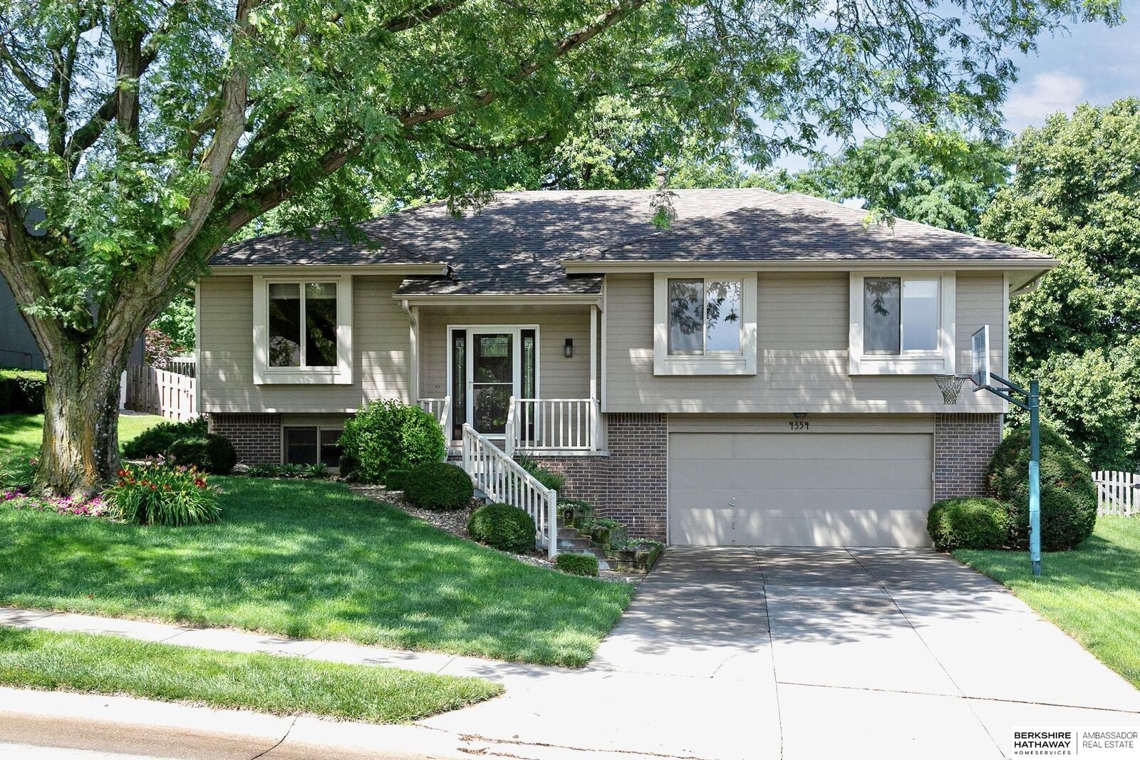 Property Photo:  4354 S 154th Street  NE 68137