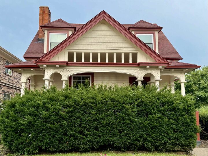 Property Photo:  1309 S 31st Street  NE 68105 