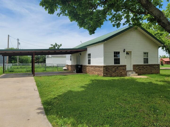 Property Photo: 512 Holly OK 73004