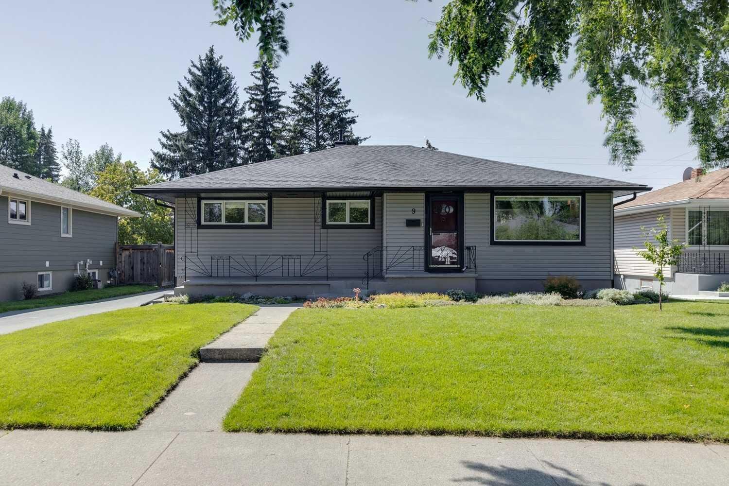 Property Photo:  9 Spruce Bank Crescent SW  AB T3C 3B5 
