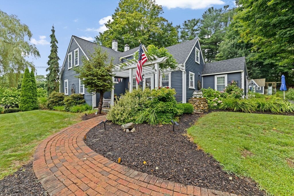 Property Photo: 643 S River MA 02050
