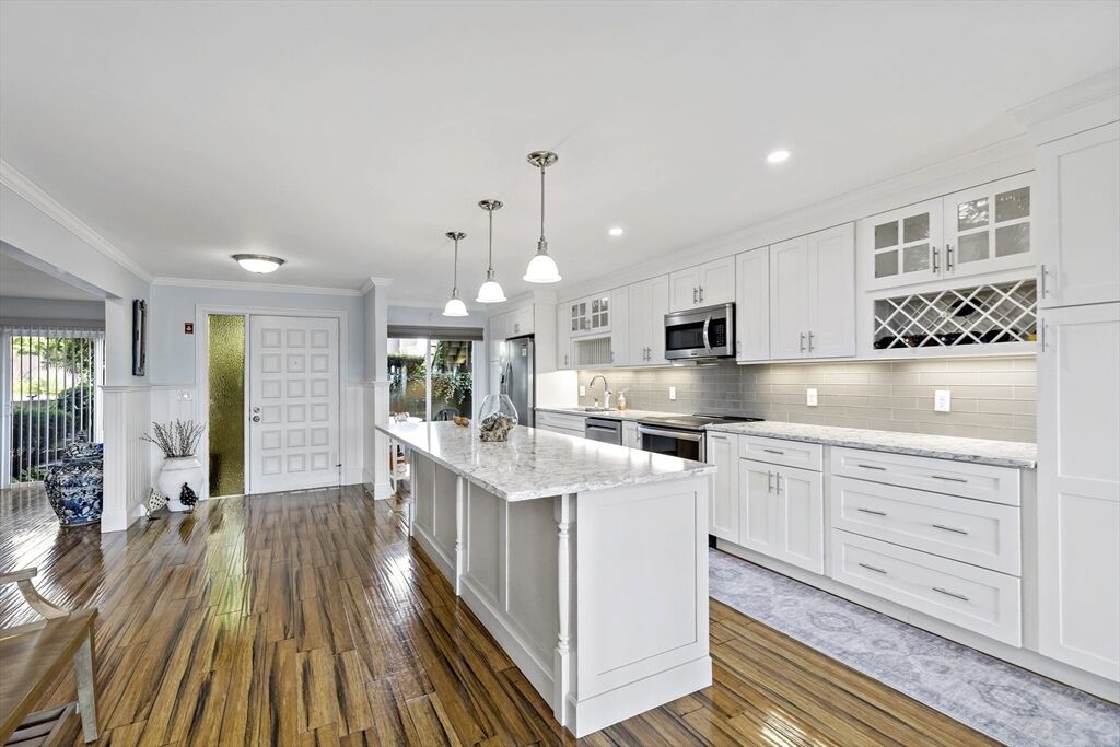 Property Photo:  24 Ships View Ter 24  MA 02532 