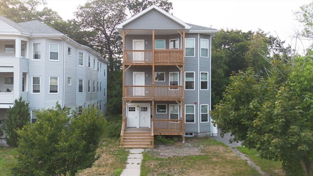 Property Photo: 99 June Street 3 MA 01602