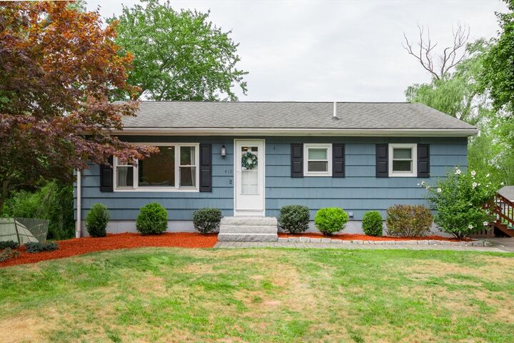 Property Photo:  410 Oak St  MA 02767 