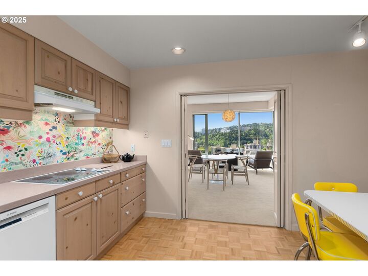 Property Photo: 1414 SW 3rd Ave 2703 OR 97201
