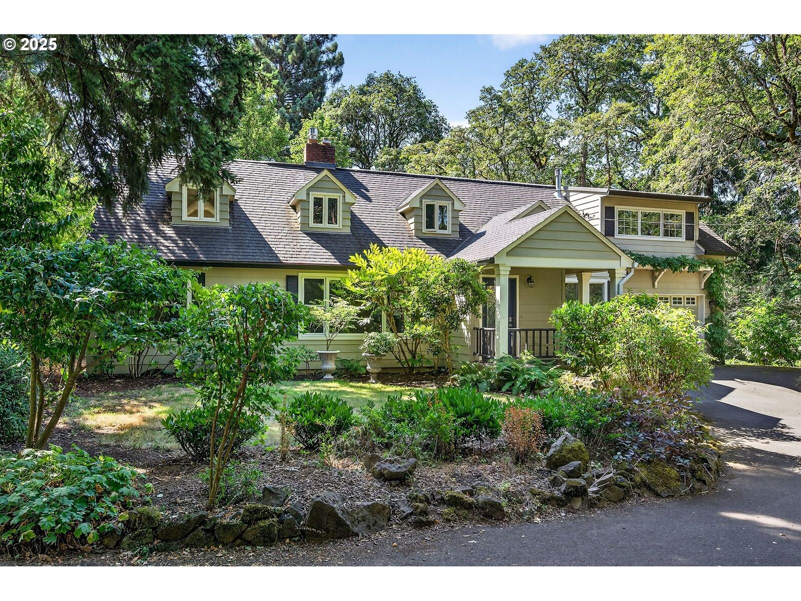 Property Photo:  1510 SE Eton Ln  OR 97222 