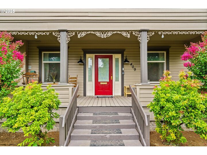Property Photo:  409 N 8th St  OR 97424 