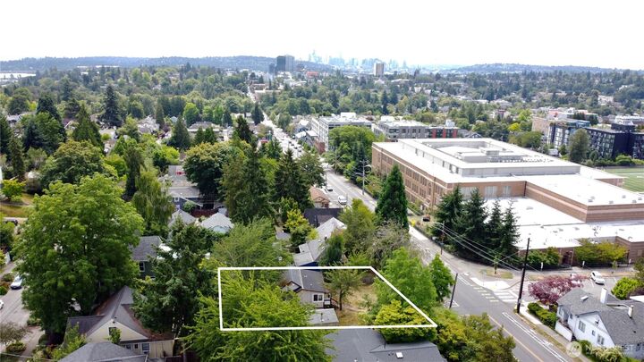 Property Photo: 6814 15th Ave NE WA 98115