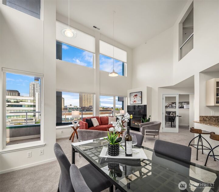 Property Photo:  4528  8th Avenue NE 5A  WA 98105 