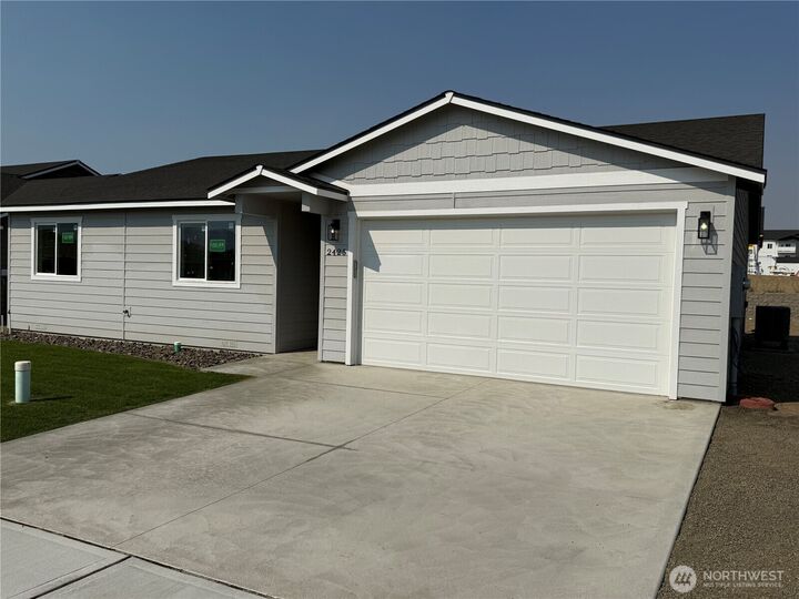 Property Photo:  2425  Noah Street SE  WA 98802 