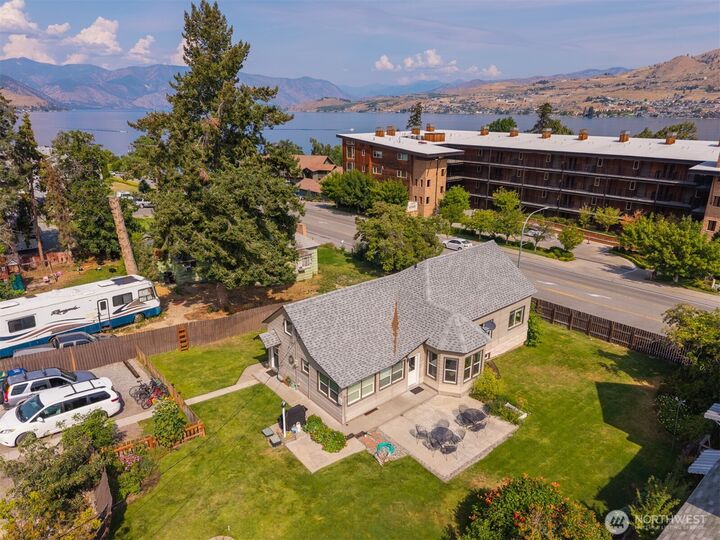 Property Photo:  2213 W Woodin Avenue  WA 98816 
