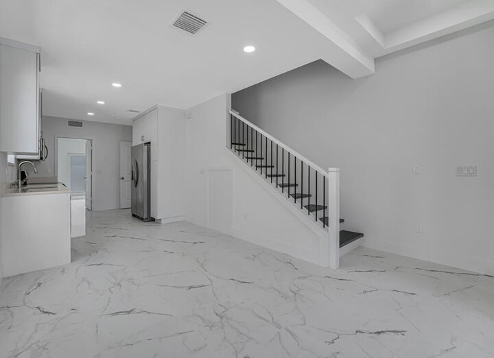 Property Photo:  410 NW 13th Avenue  FL 33435 