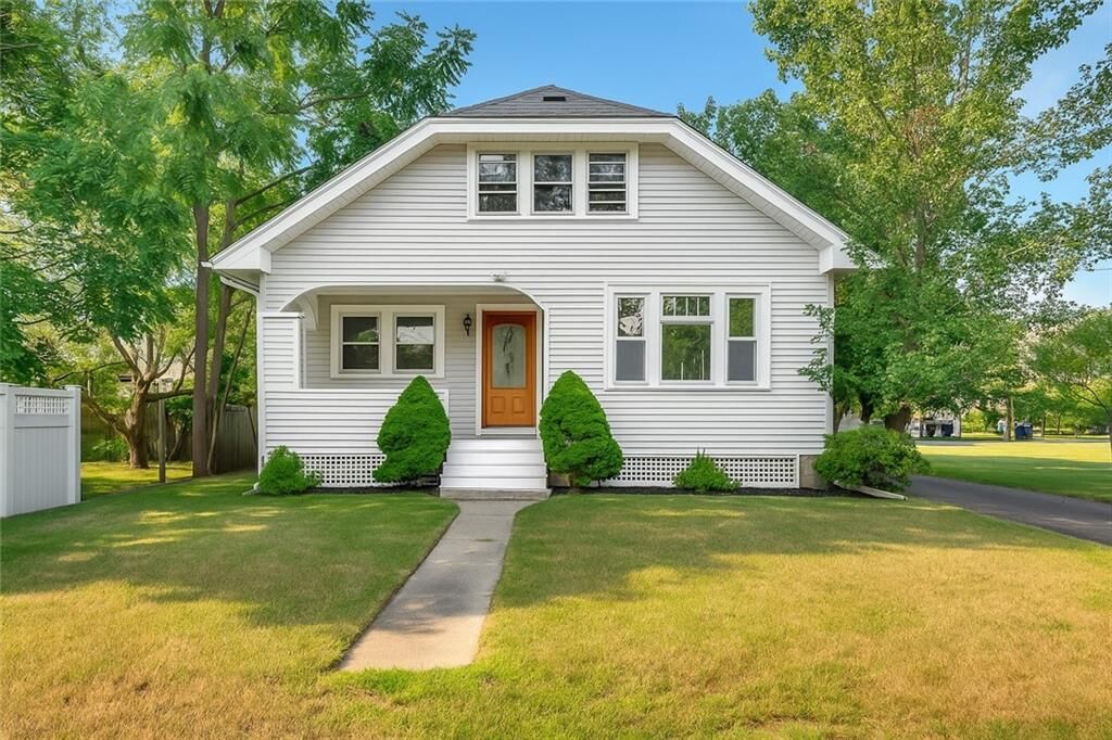Property Photo:  29 Firglade Avenue  RI 02915 