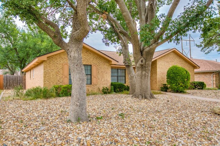 Property Photo: 3218 Cedarhill Dr TX 76904