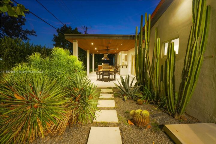 Property Photo: 8760 SW 84th St FL 33173
