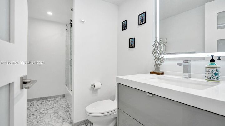 Property Photo:  5757 Collins Ave 1605  FL 33140 