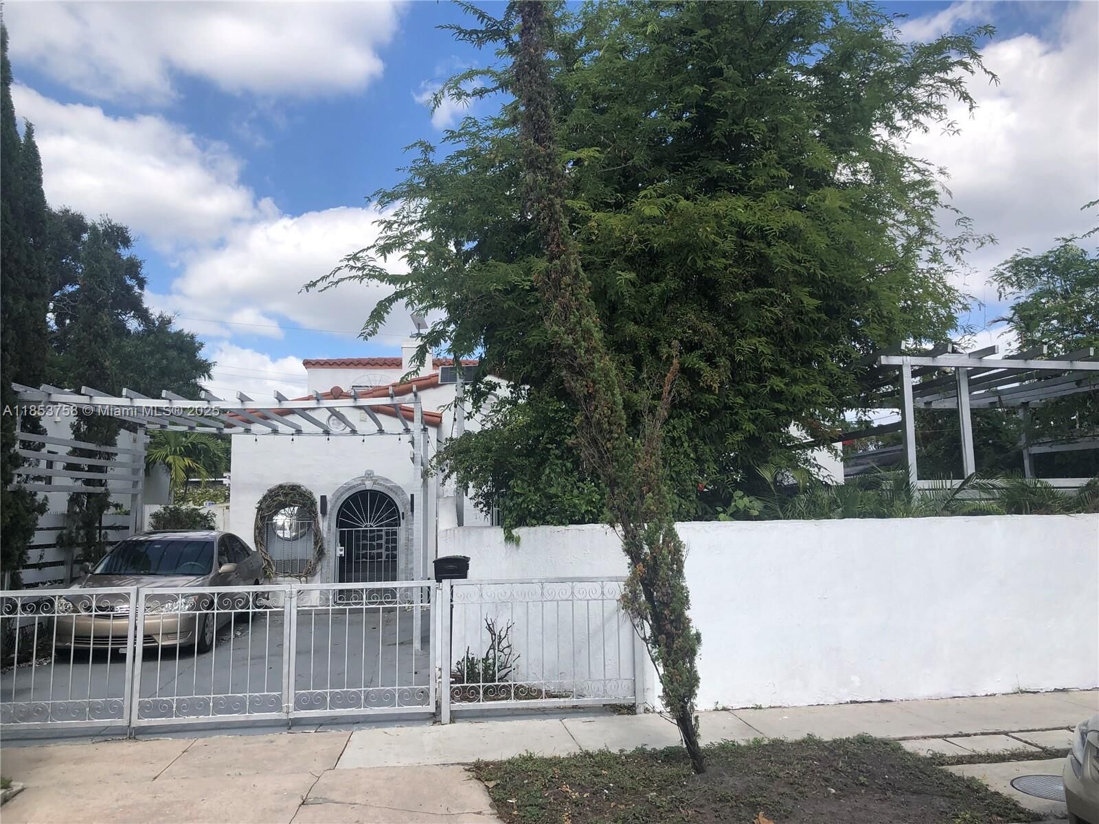 Property Photo:  1619 SW 13th St  FL 33145 