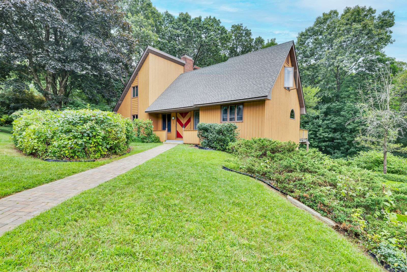 Property Photo:  76 Kent Drive  CT 06042 