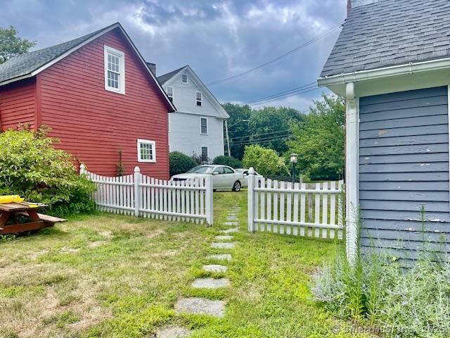 Property Photo: 885 Saybrook Road CT 06438