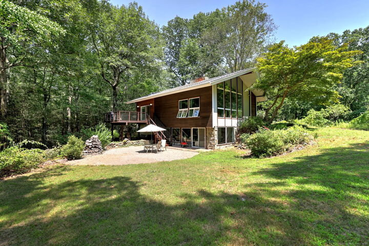 576 Wheelers Farm Road  Orange CT 06477 photo