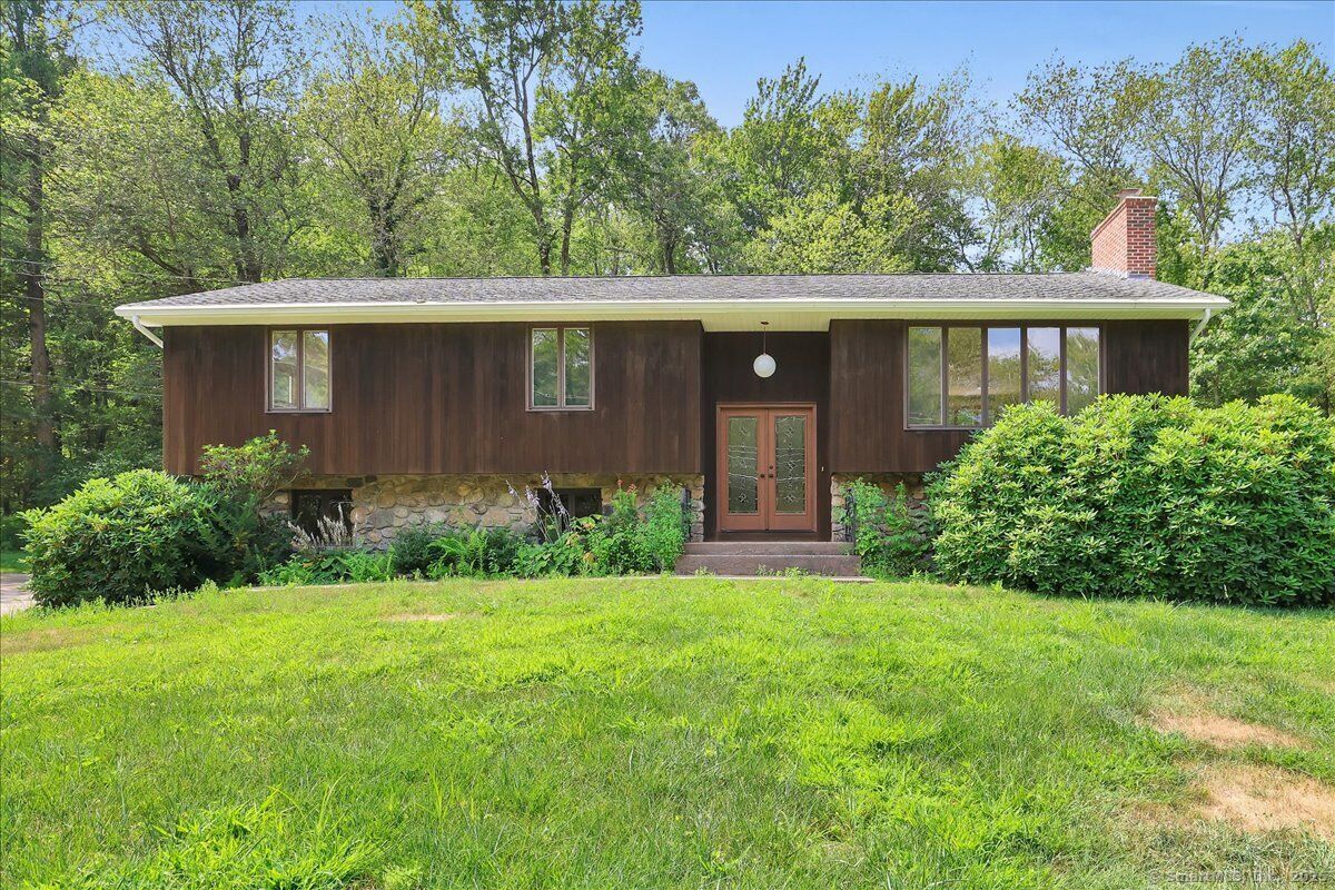Property Photo: 16 Rosewood Lane CT 06043