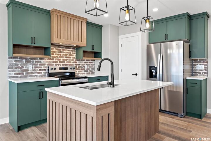 Property Photo:  3080 Dumont Way  SK S4V 3Z3 