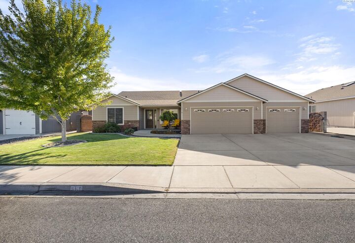 Property Photo: 5418 Grant Lane WA 99301
