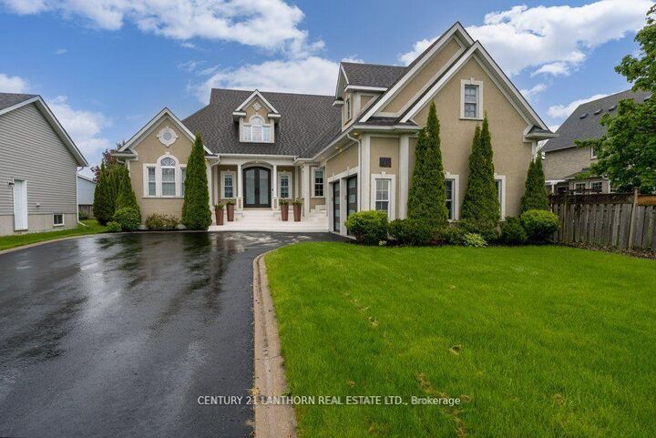 Property Photo: 62 Davey Crescent ON K7N 1X7