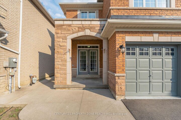 Property Photo:  35 Charger Lane  ON L7A 3C1 