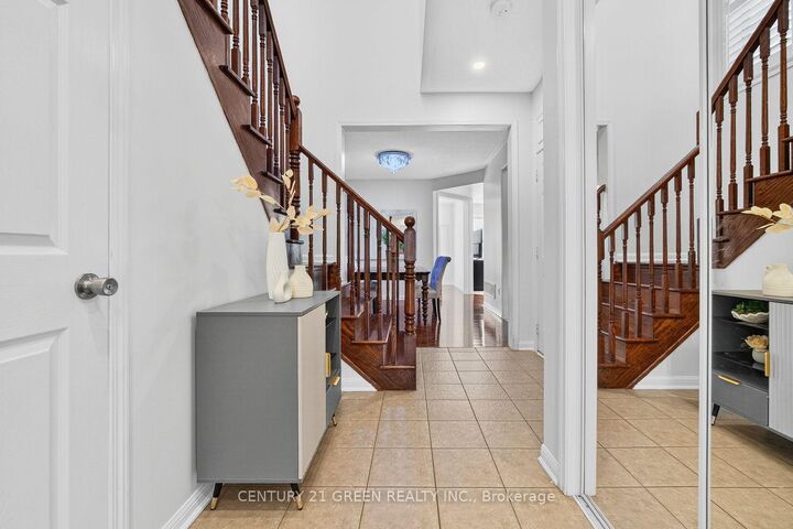 Property Photo: 936 Rigo Crossing ON L9T 8C6