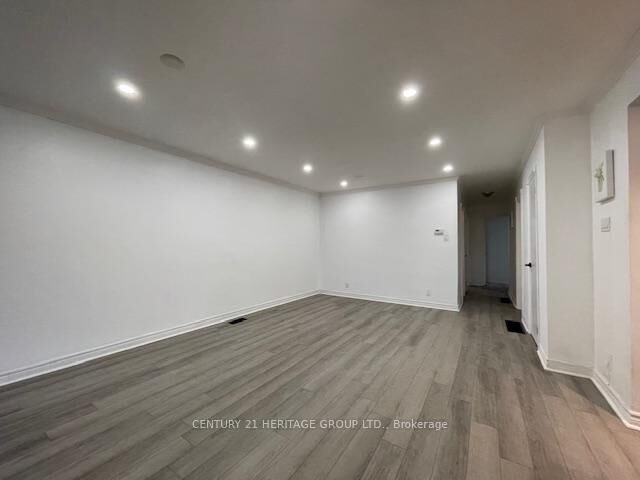 Property Photo: 231 Blue Grass Boulevard ON L4C 3H1