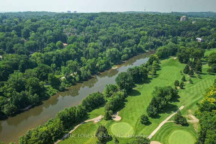 Property Photo: 800 Springbank Drive ON N6K 1A4