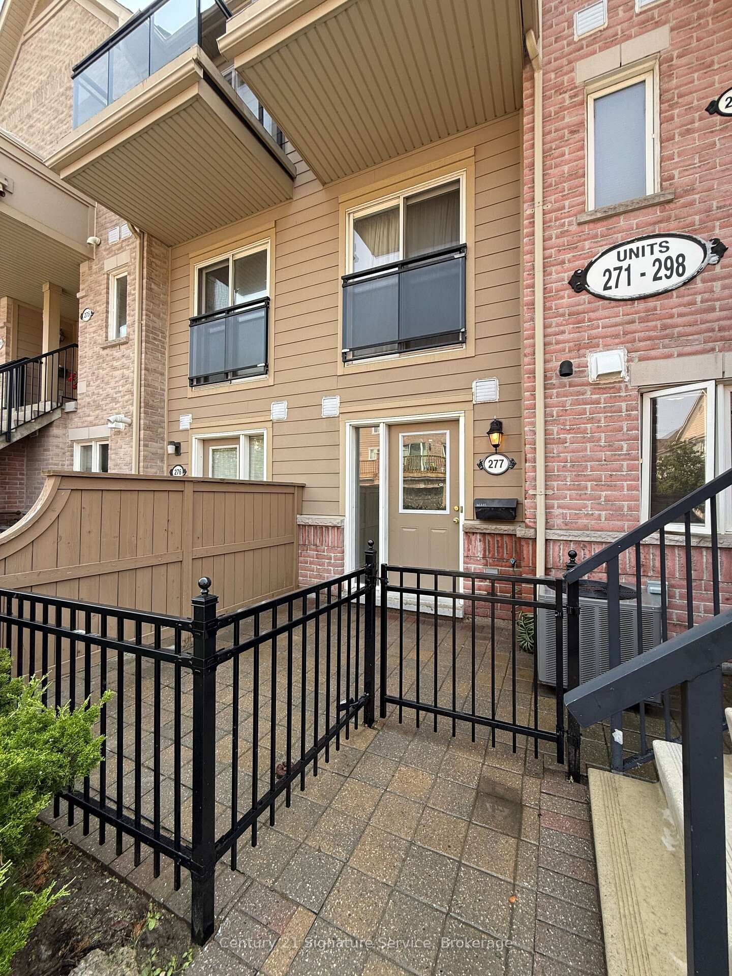 Property Photo:  4975 Southhampton Drive 277  ON L5M 8C9 