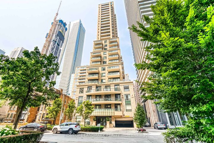 Property Photo:  35 Hayden Street 2701  ON M4Y 3C3 