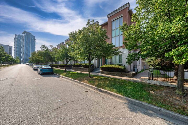 Photo de la propriété:  82 Suncrest Boulevard  ON L3T 7Y1 