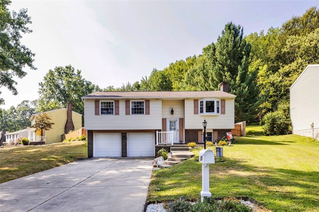 Property Photo:  120 Valleyview Dr  PA 16066 