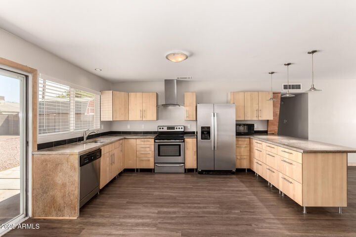 Property Photo: 2334 W Pecos Avenue AZ 85202