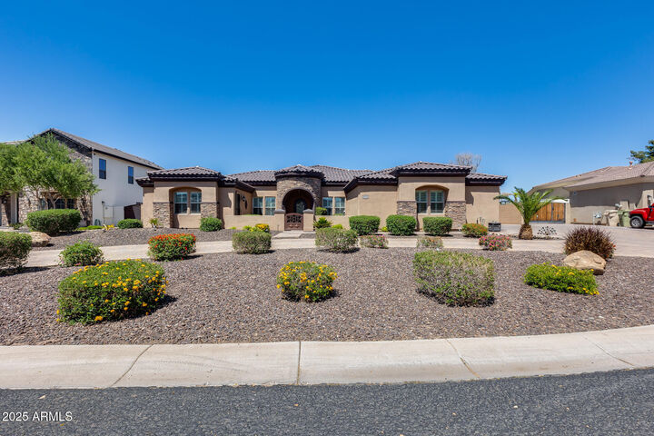 Property Photo: 8024 W Vista Avenue AZ 85303