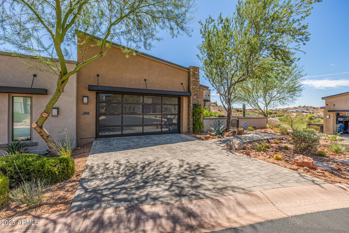 Property Photo: 15949 E Ridgestone Drive AZ 85268