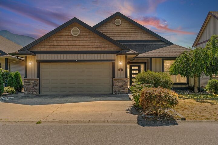 Property Photo: 46058 Bridle Ridge Crescent 4 BC V2R 5Z4