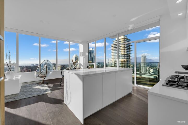 Property Photo: 6463 Silver Avenue 3204 BC V5H 0K4