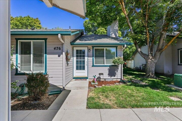 Property Photo: 476 E Chester Ln ID 83706