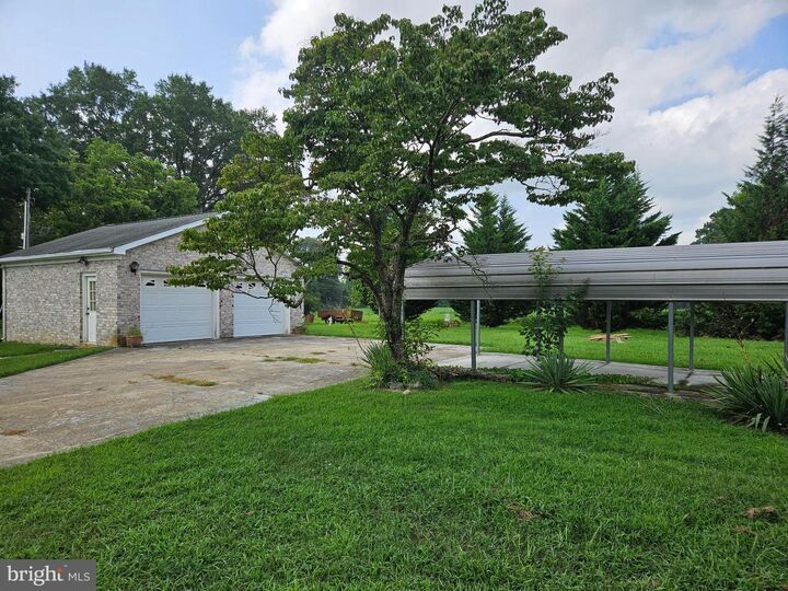 Property Photo: 13336 Ladysmith Road VA 22546