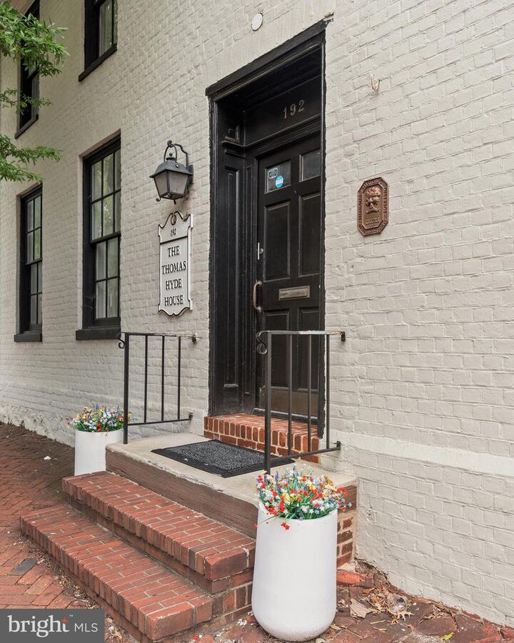 Property Photo:  192 Duke Of Gloucester  MD 21401 