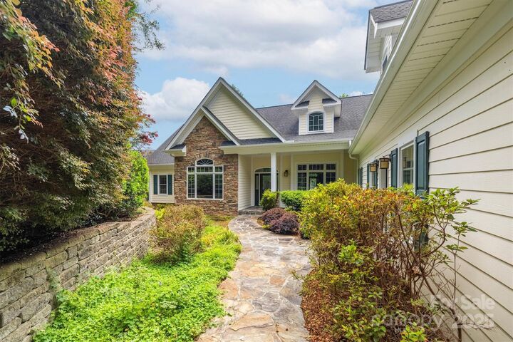 Property Photo: 1838 Southpointe Drive NC 28655